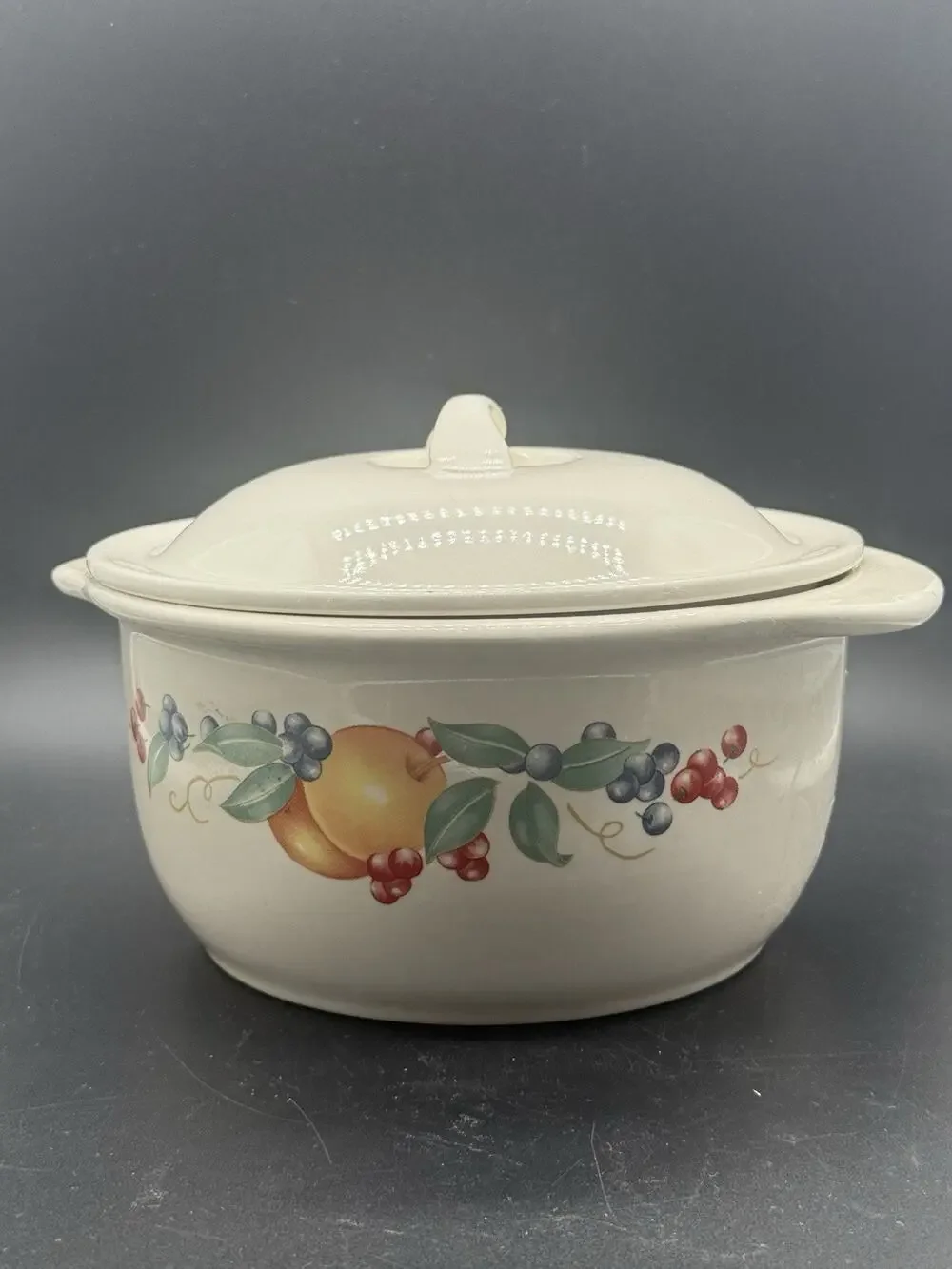 Vtg 1990s Corelle Coordinates Abundance Fruit 1.5 Qt Round Covered Casserole
